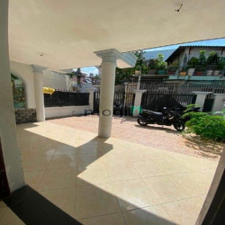 Bán Villa 120m2 ô tô ngủ trong nhà Đường Lâm văn Bền trung tâm Q7.
