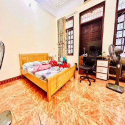 Thịnh Hào, lô góc mặt tiền rộng 6m, ô tô tránh diện tích rộng 70m²