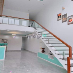 Bán Gấp Nhà Mới Gác Lửng 2 mặt tiền trước sau Sân Xe Hơi, Thổ Cư SHR