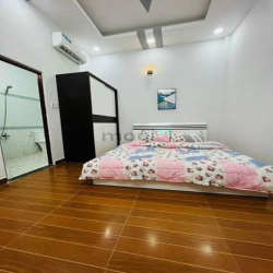 Chính chủ bán nhà đường Thái Phiên Q11