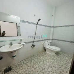 Chính chủ bán nhà đường Thái Phiên Q11