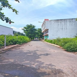 Lô đất 2 mặt tiền đường nhựa 6m Huỳnh Tấn Phát, Phú Xuân, Nhà Bè