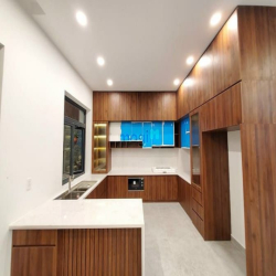 Biệt thự mới VIEW SÔNG, ngay công viên Đặng Thùy Trâm, 10mx31m, 3 Tầng