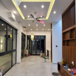 Biệt thự mới VIEW SÔNG, ngay công viên Đặng Thùy Trâm, 10mx31m, 3 Tầng