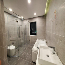 Biệt thự mới VIEW SÔNG, ngay công viên Đặng Thùy Trâm, 10mx31m, 3 Tầng