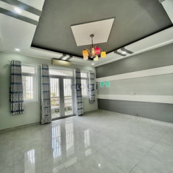 Nguyễn Ảnh Thủ, Q12, hẻm 7m 3 căn ra MT, gần ngã tư TÔ KÝ, 52m2 x 2T.