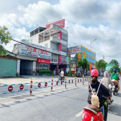 Nhà 2 lầu vị trí đẹp mặt tiền Phạm Hùng, Cái Răng, Cần Thơ