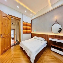 Bán nhà Hẻm 6m Lê Đức Thọ, P17, 4 x 19m, Thang máy, 5 tầng, 9.86 tỷ TL