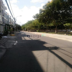 Bán nhà MT đường Số 30, P. Bình Trị Đông B, 4.5 x 20m, 2.5 tấm, 10 Tỷ