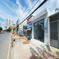 Bán nhà mặt tiền huỳnh tấn phát, P. Tân phú, Quận 7 DT 4.9x32, 20ty5