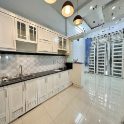 Bán nhà Trần Quang Diệu, Phường 14, Quận 3 - 4 tầng - nhỉnh 6 tỷ