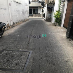 Bán nhà Lạc Long Quân - 4.5m x 12m - 3 tầng - giá chào 6.8 tỷ