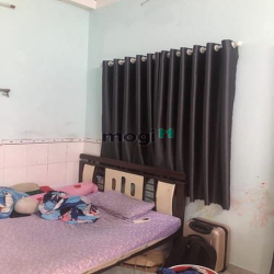 Bán nhà Lạc Long Quân - 4.5m x 12m - 3 tầng - giá chào 6.8 tỷ