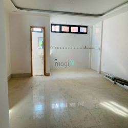 Cho thuê nhà 3.5 tầng mặt tiền đường Lê Văn Hiến - gần 600g