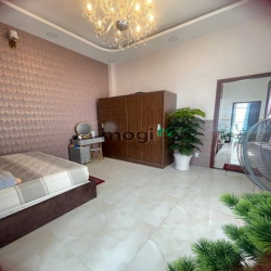 Chỉ 18 tỷ có nhà đẹp ngang 8m HXT Tân Sơn 144m2 3 lầu mái Thái 18 tỷ.