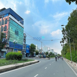 Chỉ 18 tỷ có nhà đẹp ngang 8m HXT Tân Sơn 144m2 3 lầu mái Thái 18 tỷ.