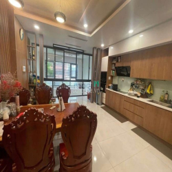 Bán nhà Nguyễn Tri Phương, Q10, DT:5x15m, NH5.2m, 4tầng,st, Giá 23tỷ