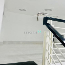 Nhỉnh 2 Tỷ - 16M2 - Hẻm Ba Gác Thông Nguyễn Đình Chính P.15 Phú Nhuận
