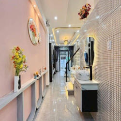 Bán Nhà Phố Đẹp Đường Phạm Văn Bạch, Phường 15, Quận Tân Bình