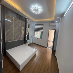 Tân Mai - Mặt ngõ kinh doanh - gara oto 7 chỗ 32m² 5 tầng 8,5 tỷ