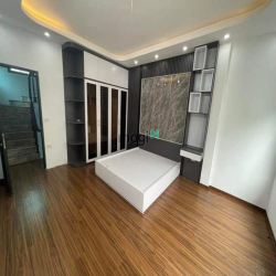 Tân Mai - Mặt ngõ kinh doanh - gara oto 7 chỗ 32m² 5 tầng 8,5 tỷ
