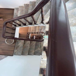 Tân Mai - Mặt ngõ kinh doanh - gara oto 7 chỗ 32m² 5 tầng 8,5 tỷ