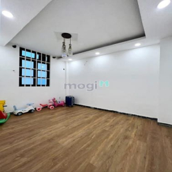 Nhà ngang 11m Hoàng Hoa Thám, P5, HXH cách nhà 5m, 43m2, 5.85 tỷ TL