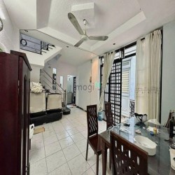 Nhà ngang 11m Hoàng Hoa Thám, P5, HXH cách nhà 5m, 43m2, 5.85 tỷ TL