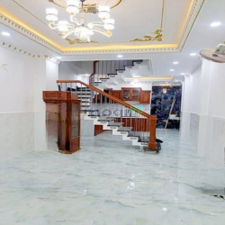 Bán Nhà Hẻm Ô Tô Đường Chiến Lược, 2 Tầng, Thiết Kế Hiện Đại