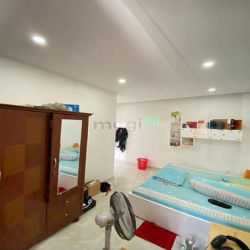 Bán Nhà Phạm Văn Đồng, Hẻm Xe Hơi ~5M, 55M2, 3 TẦNG ĐẸP, Chỉ 6.9 Tỷ