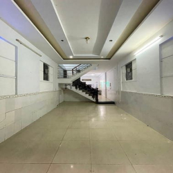 Nhà Phố 3 lầu hẻm 836 Huỳnh Tấn Phát dt 4m x 20m Tiện sửa mới