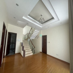 Bán Biệt Thự góc mặt tiền Dương Văn An DT 200m2 giá 58 tỷ alo e Nhi ạ