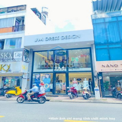 Nhà mặt tiền Nam Kỳ Khởi Nghĩa, Quận 1, ngang 5m, 4 lầu, gần Lê Lợi!