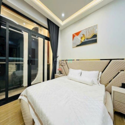 bán nhà hẻm 8m Phan Huy Ích, 4 x 15, 6 lầu có thang máy giá 12 tỷ tl