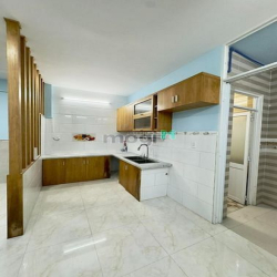 Nhà sổ hồng riêng 2 tầng 50m2 hẻm 1 sẹc Trường Chinh, 2 PN và 2 WC
