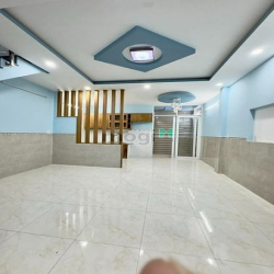 Nhà sổ hồng riêng 2 tầng 50m2 hẻm 1 sẹc Trường Chinh, 2 PN và 2 WC