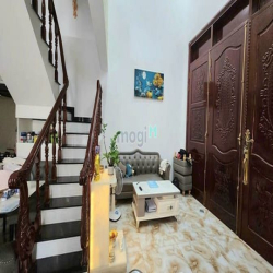 Nhà đẹp Linh Xuân, 6x 12m, 4 tầng , nội thất gỗ cả tỷ, hơn 5 tỷ