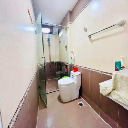 Chia tài sản cần bán gấp nhà đường Đoàn Văn Bơ, phường 16, Quận 4