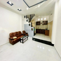 Chia tài sản cần bán gấp nhà đường Đoàn Văn Bơ, phường 16, Quận 4