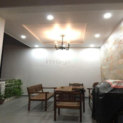 Bán biệt thự 8x18m MT đường Chợ Lớn, P.11, Q.6, nhà 4.5 tấm.
