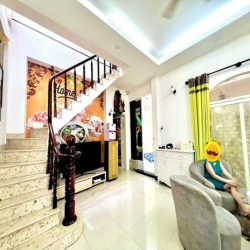 Bán nhà hẻm VIP 67 Hoàng Hoa Thám, P6, 90m2, chỉ có 7.5 tỷ TL