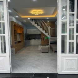 Nhà đẹp sổ hồng trao tay, cách đường chính chỏ 60m, hẻm thẳng đẹp