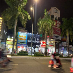 Cặp nhà rộng thoáng mặt tiền 3 tháng 2, Ninh Kiều, Cần Thơ - 35 tỷ