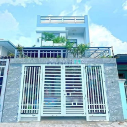 Nhà đẹp 1 lầu đường nhựa 8m Huỳnh Tấn Phát, Phường Phú Thuận, Quận 7