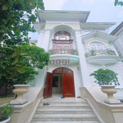 Bán Biệt thự Hồ Bơi Sân Vườn Thảo Điền Quận 2 14x26 hầm 3 tầng giá 69T