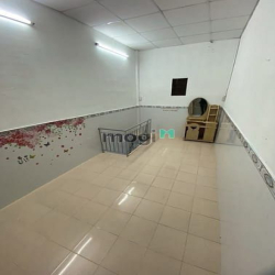 Bán gấp nhà 2 tầng, hẻm Trần Xuân Soạn_Hoàng Trọng Mậu, giá siêu hời