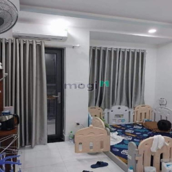 Bán nhà 2 tầng đường 5m oto đậu cửa sát bên Lotte Q7 chỉ 4 tỷ mấy