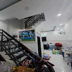 Bán nhà 2 tầng đường 5m oto đậu cửa sát bên Lotte Q7 chỉ 4 tỷ mấy