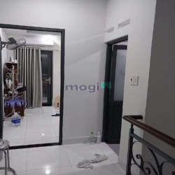 Bán nhà 2 tầng đường 5m oto đậu cửa sát bên Lotte Q7 chỉ 4 tỷ mấy