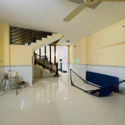 Bán nhà 2 tầng đường số 40 Linh Đông 70m2 giá 4.8 Tỷ Nhà bao đẹp